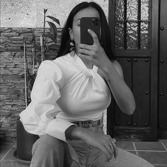 🤍🤍🤍ASYMMETRIC TOP - Picture 8 of 10